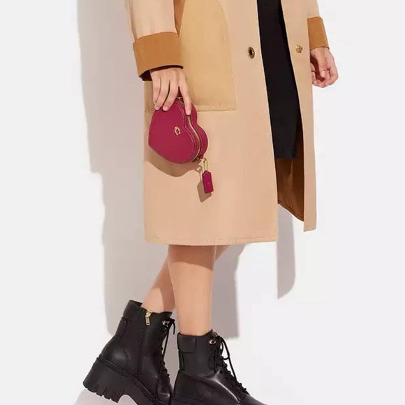 CE765 - Coach Heart Crossbody 14 - Picture 11 of 12